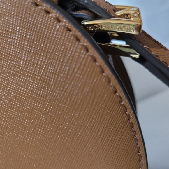 Michael Kors Jet Set Travel Medium Saffiano Leather Crossbody Bag - Picture 7 of 13